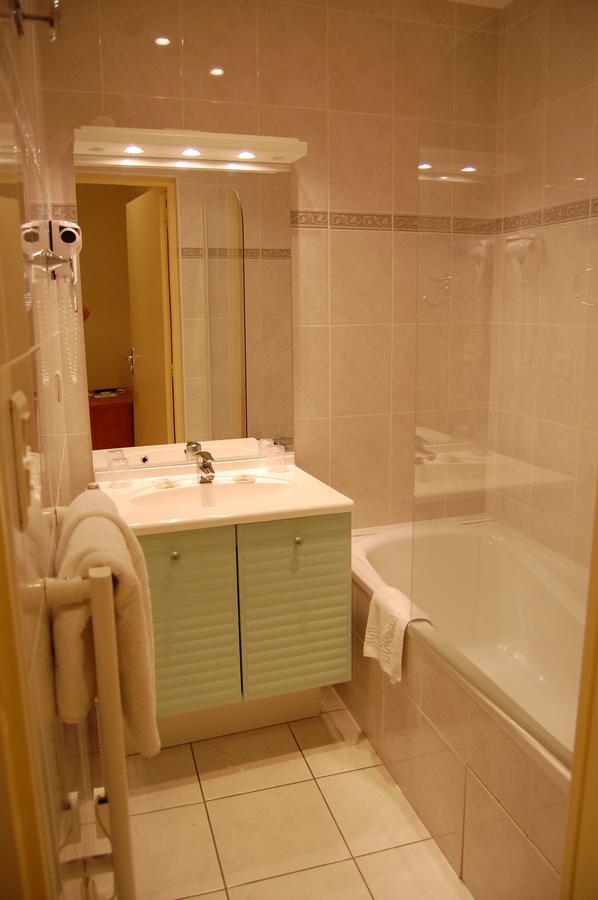 Appart'Hotel La Suze Sur Sarthe Εξωτερικό φωτογραφία